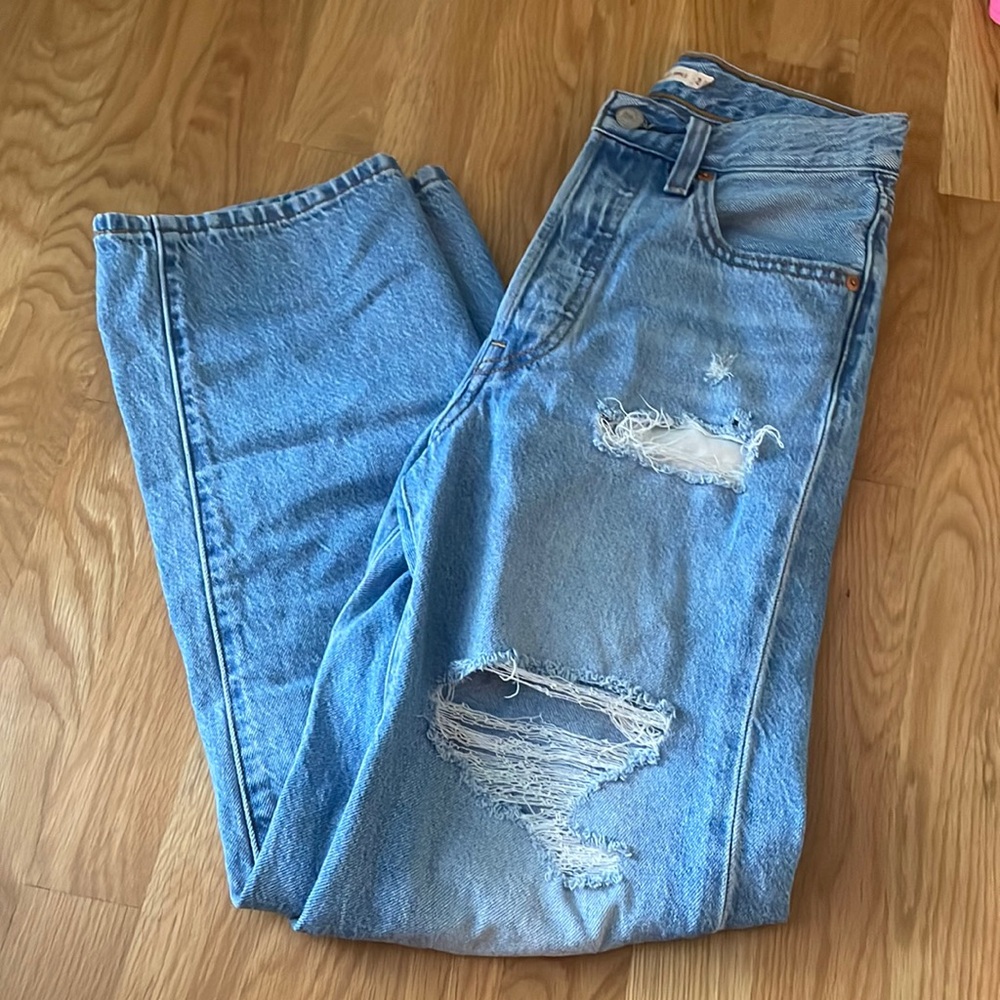 LEVIS straight leg jeans